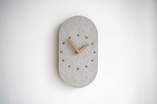 Handmade Concrete Effect Wall Clock – Textured Minimalist Stone Style Clock – Modern Scandinavian Home Decor – Silent Wooden Hands
