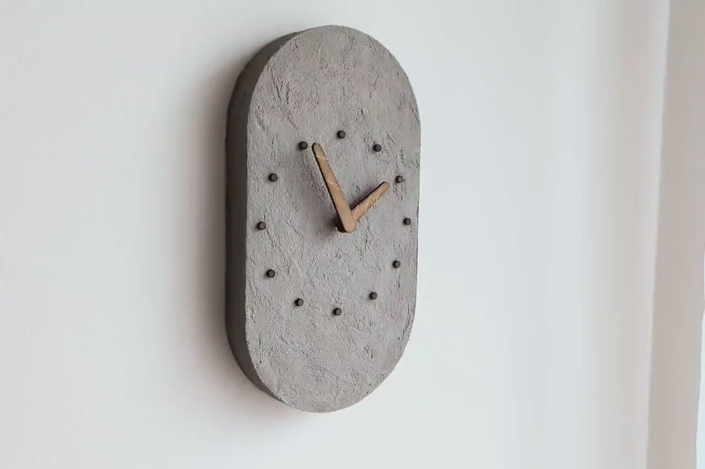 Handmade Concrete Effect Wall Clock – Textured Minimalist Stone Style Clock – Modern Scandinavian Home Decor – Silent Wooden Hands