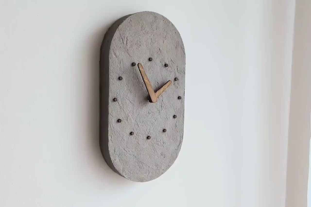 Handmade Concrete Effect Wall Clock – Textured Minimalist Stone Style Clock – Modern Scandinavian Home Decor – Silent Wooden Hands